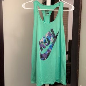 Women’s XL nike tee athletic cut dri-fit tank top